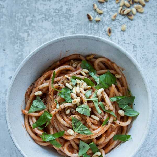 Spaghetti truskawkowo – pomidorowe