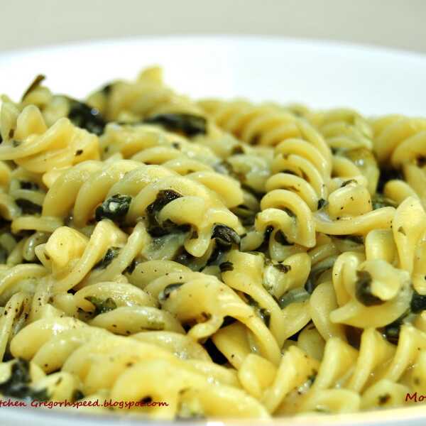 Fusilli ze szpinakiem