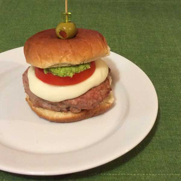 Burgery z indyka z mozzarellą i bazylią