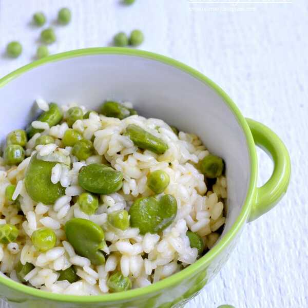 Risotto z bobem, zielonym groszkiem i fontiną