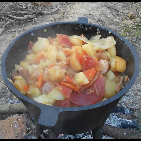 Ziemniaki z kociołka (pieczone ziemniaki, duszonki)