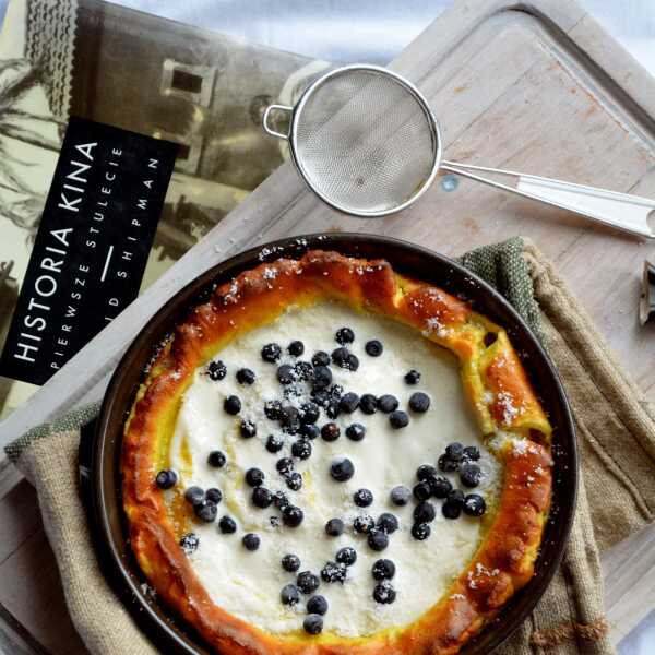 Dutch baby*, pieczony naleśnik. BLW