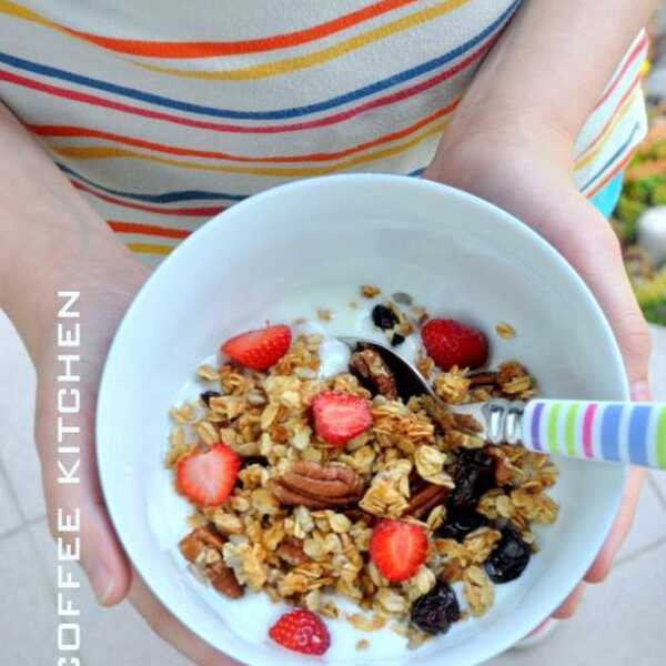 Granola z pekanami i bakaliami