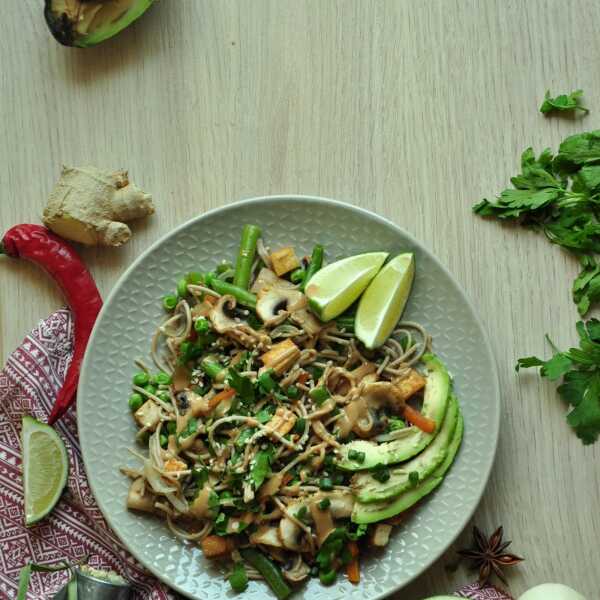 Domowy orient- makaron soba z warzywami i tofu