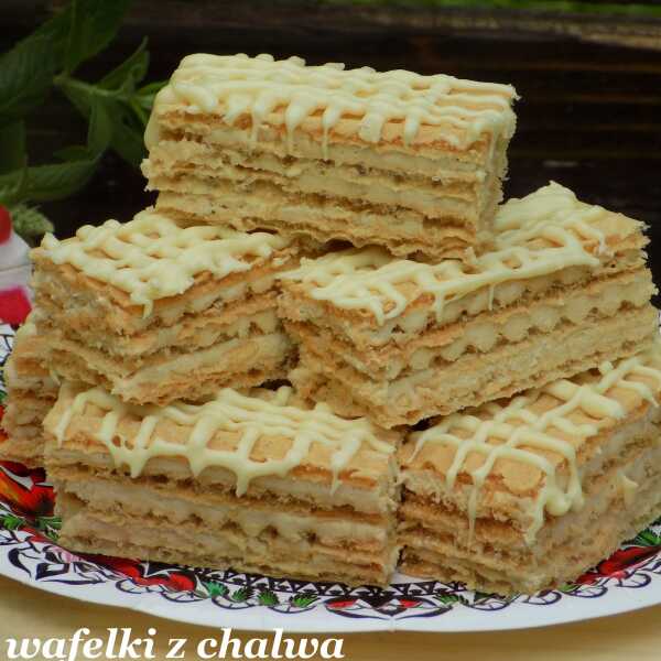 Wafelki z chałwą i białą czekoladą