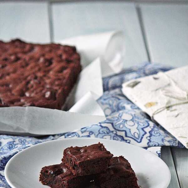 Brownie z pijanymi śliwkami 