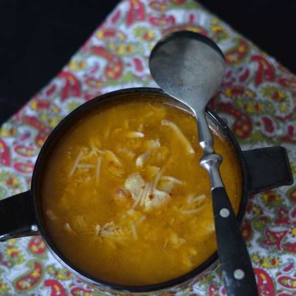 Zupa z kurczaka na zasmażce - Terbiyeli tavuk çorbası