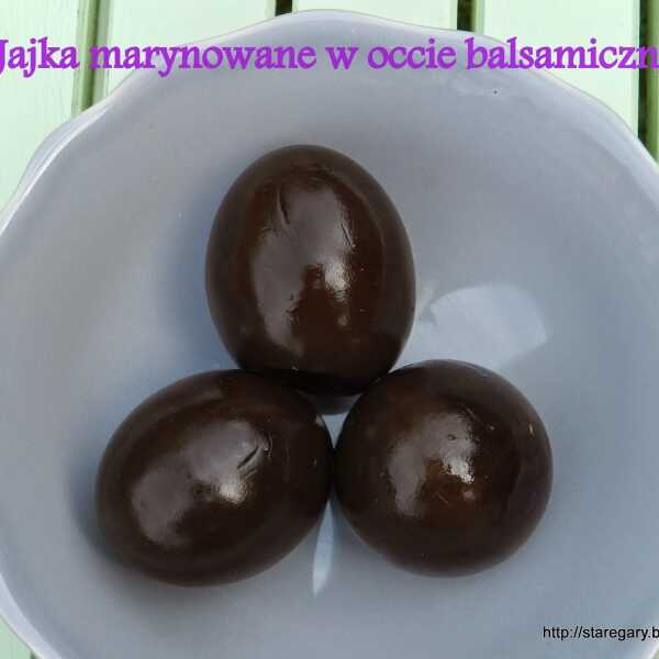 Jajka marynowane w occie balsamicznym