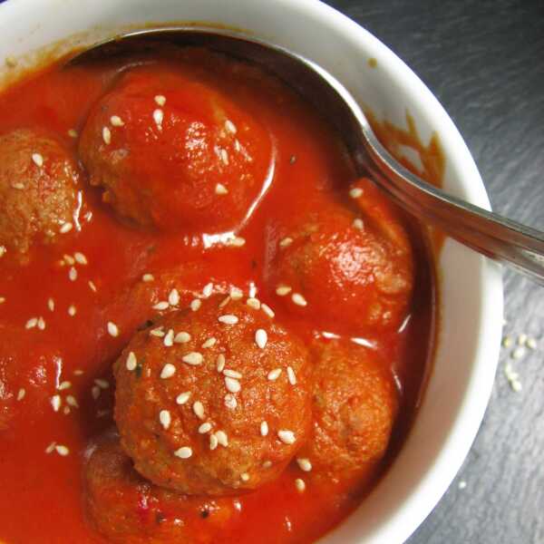 Klopsiki duszone w sosie pomidorowym