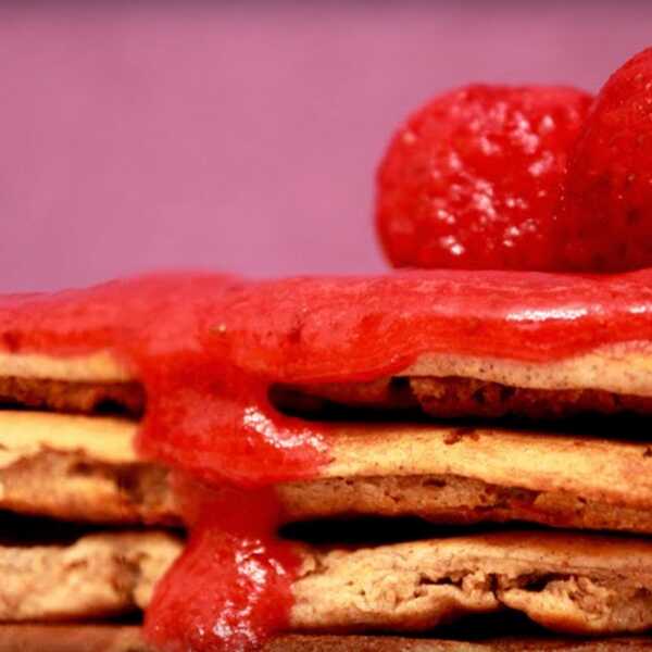 Walentynkowe, pełnoziarniste pancakes