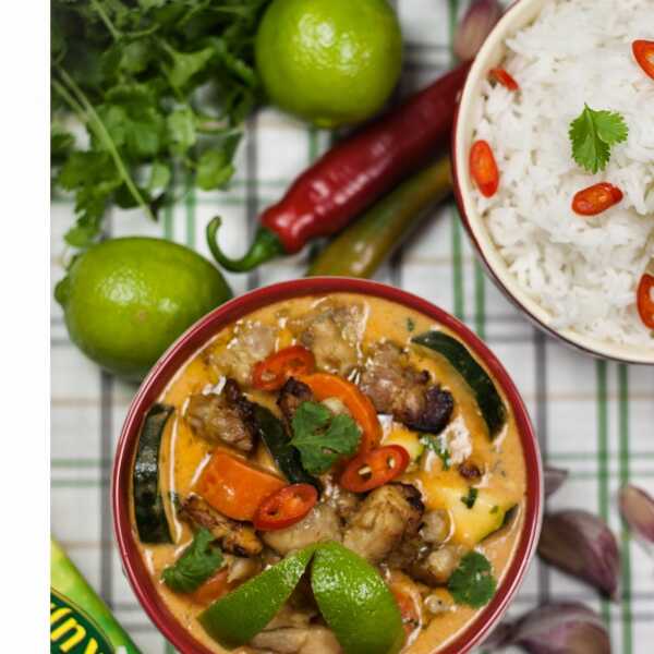Curry z kurczakiem i warzywami w sosie kokosowym