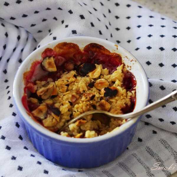 Polskie brzoskwinie, śliwki i maliny pod kruszonką czyli crumble 