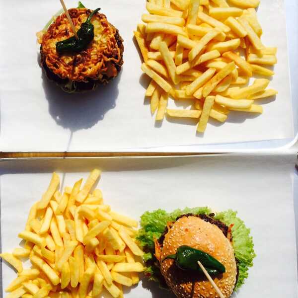Ramen Burger i Kimchi Burger – koreańskie Chilees w Berlinie