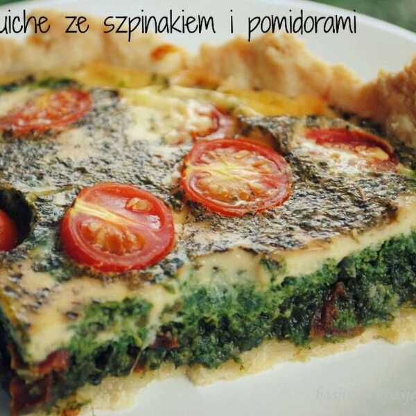 Quiche ze szpinakiem i pomidorami