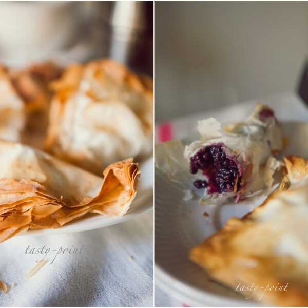 Ciasto fillo, jeżyny i poranna kawa / Pastry fillo, blackberries and morning coffee