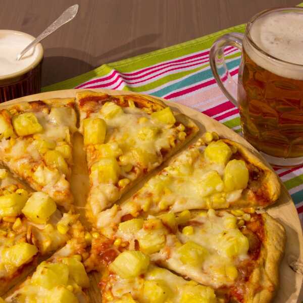 Pizza hawajska light z piwem marcowym 