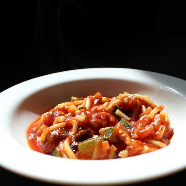 Dania maluszka - warzywne spaghetti z cukinią i bakłażanem 